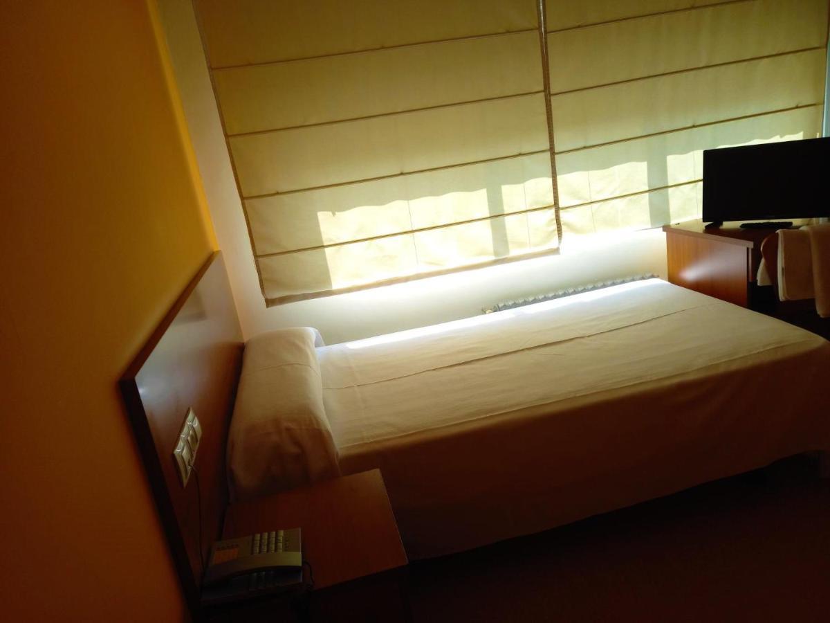 Pension San Roque ลูโก ภายนอก รูปภาพ
