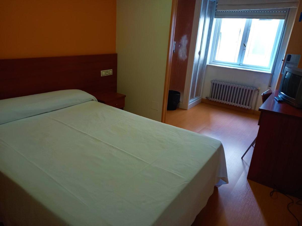 Pension San Roque ลูโก ภายนอก รูปภาพ