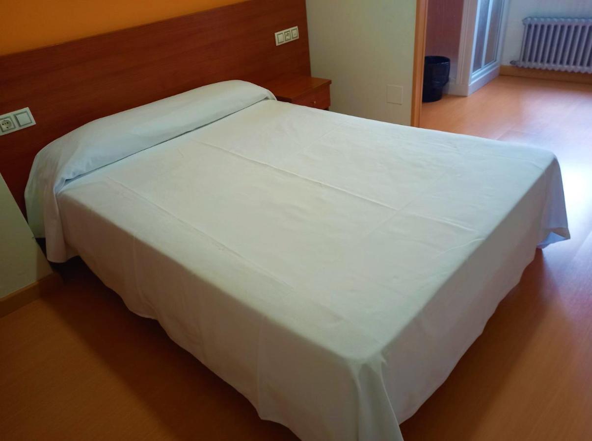 Pension San Roque ลูโก ภายนอก รูปภาพ