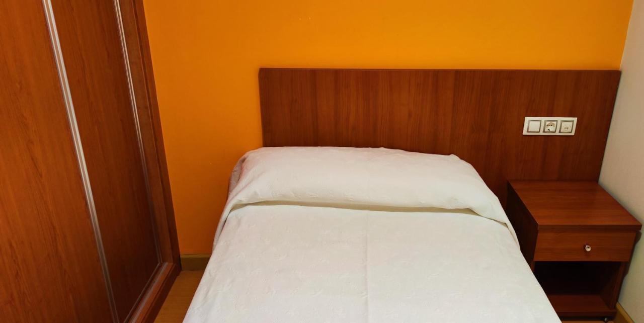 Pension San Roque ลูโก ภายนอก รูปภาพ