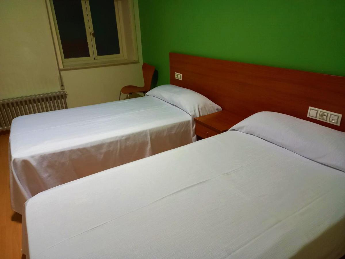 Pension San Roque ลูโก ภายนอก รูปภาพ